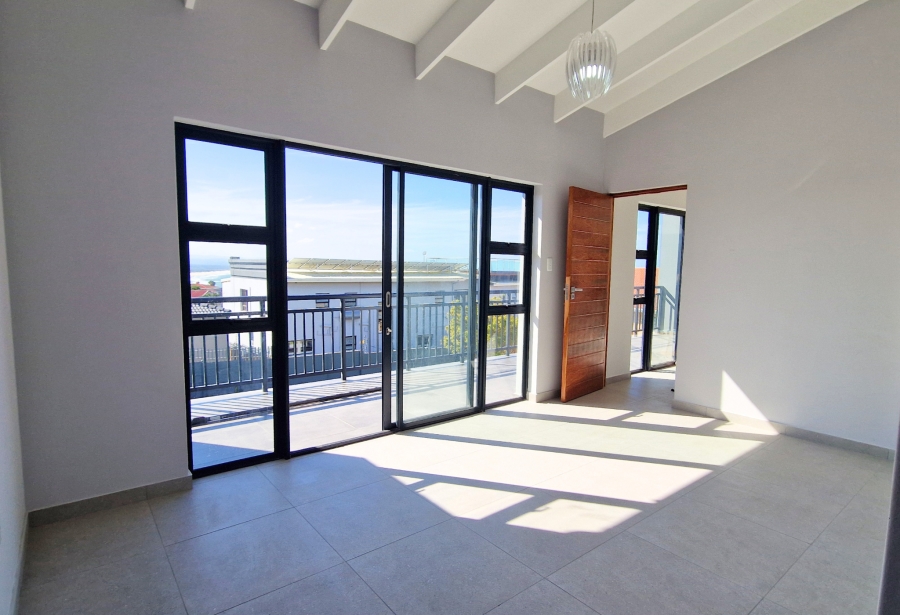 3 Bedroom Property for Sale in Wavecrest Eastern Cape